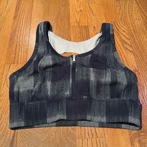 Varley zip front sports bra black pattern size small